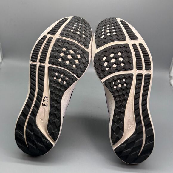 Nike Air Zoom Pegasus 40 Women's 9 Black White Athletic Running Sneakers Low Top - Picture 8 of 10